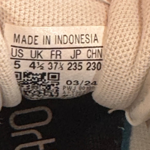 Adidas Sneakers White Black Logo Lace Up Low Top Casual Athletic Shoes Womens 5 - Picture 9 of 12